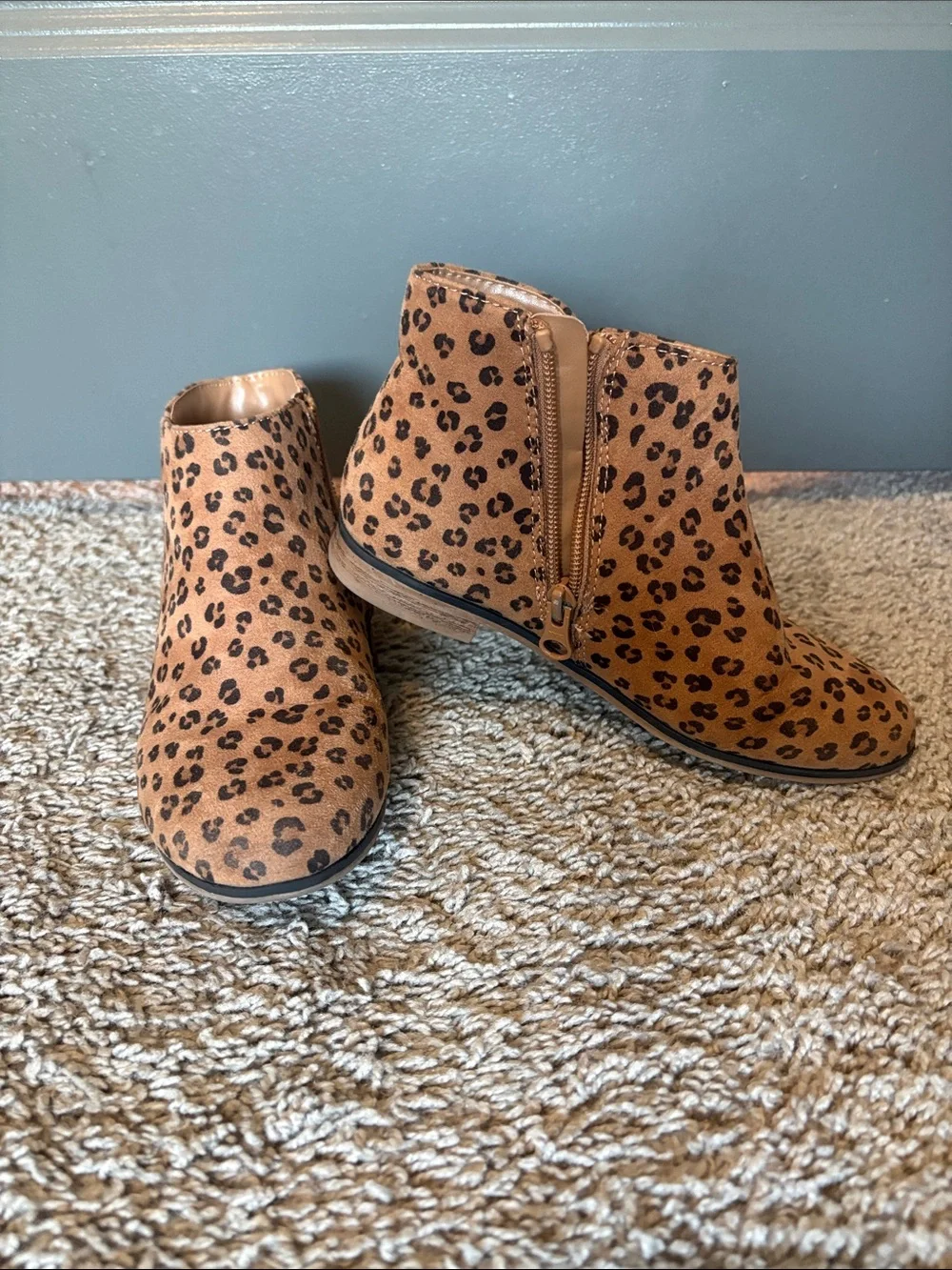 Cat & Jack leopard print